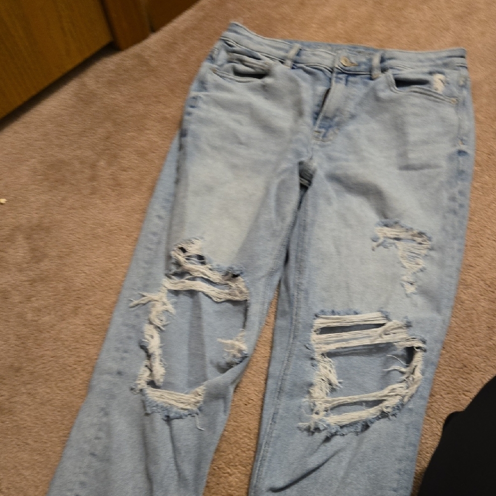 American Eagle Outfitters Light Blue Distressed Boyfriend Jeans